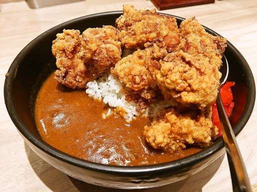 伝説のすた丼屋 札幌駅前店「すたみな唐揚げカレー」 画像4