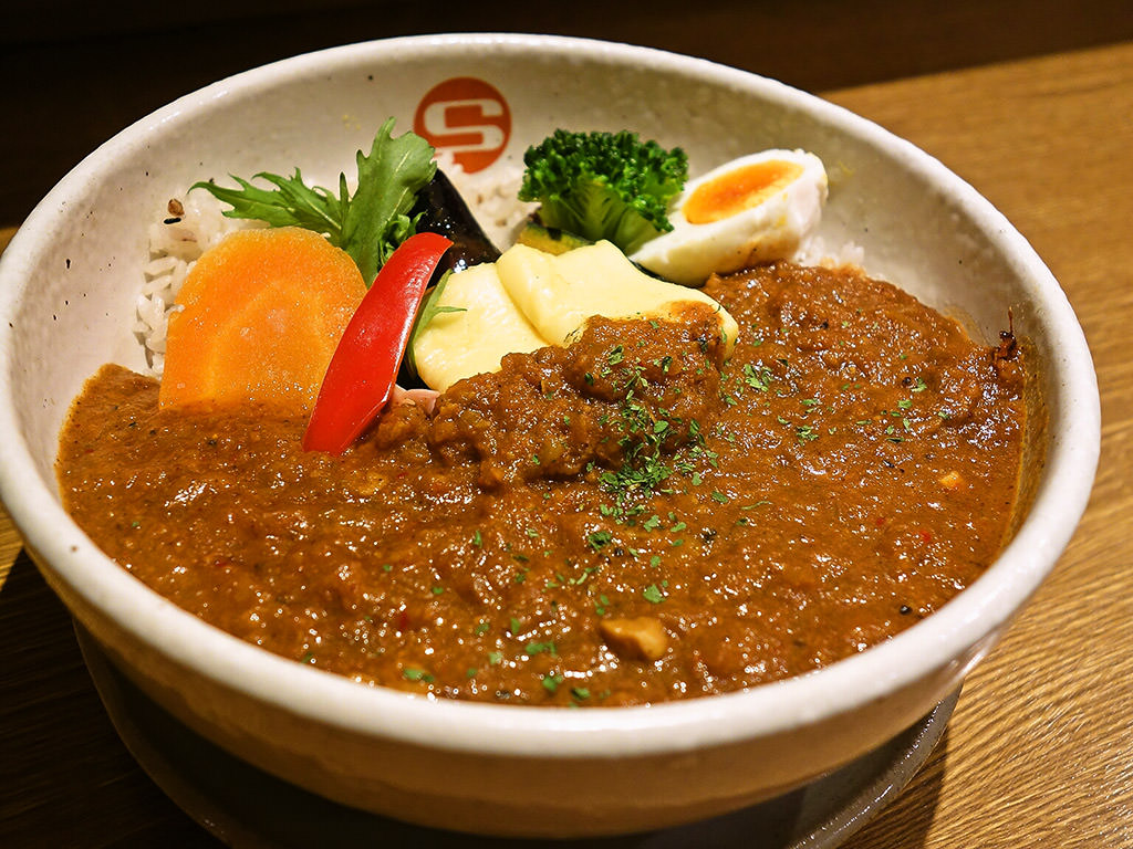 カレーショップ エス (CURRY SHOP S)「タンドリーチキンと野菜のカレー(パキスタンルウ)」