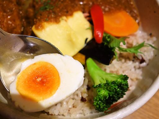 カレーショップ エス (CURRY SHOP S)「タンドリーチキンと野菜のカレー(パキスタンルウ)」 画像4