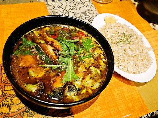 CHUTTA！ 南郷店「知床鶏の塩唐揚げ彩り野菜カレー」 画像6
