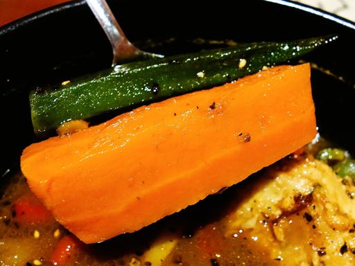 CHUTTA！ 南郷店「知床鶏の塩唐揚げ彩り野菜カレー」 画像13