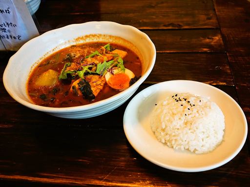 Curry Store 万屋マイキー (北1東7に移転済)「ほぐしチキンと豆腐のヘルシースープカレー」 画像4