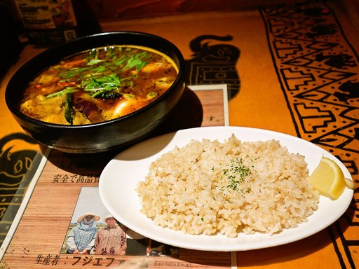 CHUTTA！ 南郷店「知床鶏の塩唐揚げ彩り野菜カレー」 画像5