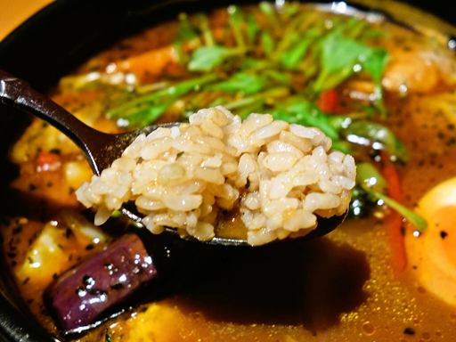CHUTTA！ 南郷店「知床鶏の塩唐揚げ彩り野菜カレー」 画像7