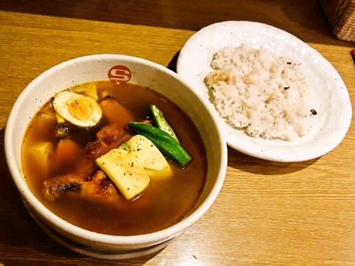 カレーショップ エス (CURRY SHOP S)「タンドリーチキンと野菜のカレー」 画像5