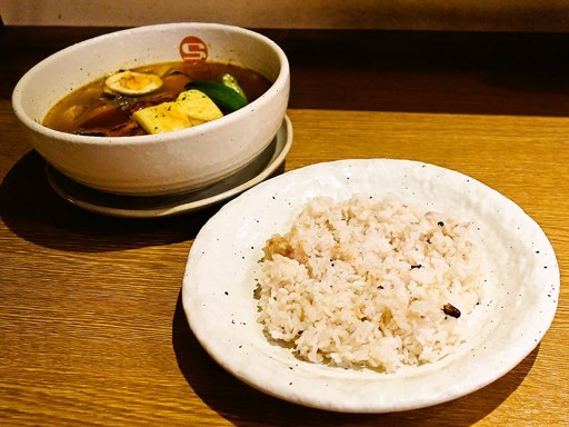 カレーショップ エス (CURRY SHOP S)「タンドリーチキンと野菜のカレー」 画像6