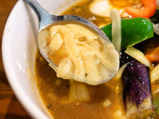 Spice Cafe Velodeca (スパイスカフェ ベロデカ)「ジューシーやわ鶏」 画像8