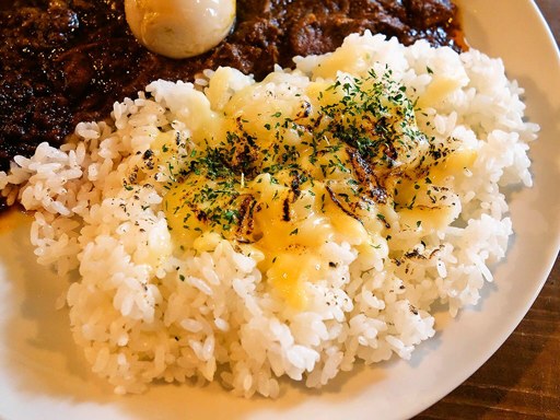 SPICE CAFE DE VERODECA (デ・ベロデカ／3月末より休業中)「炙りチーズカレー」 画像7