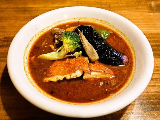 Soup Curry Kitchen カレーリーブス「チキン野菜カレー」 画像2