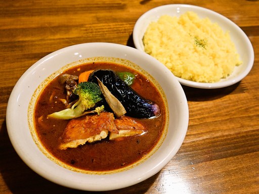Soup Curry Kitchen カレーリーブス「チキン野菜カレー」 画像3