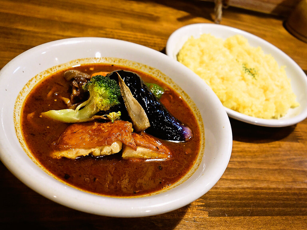 Soup Curry Kitchen カレーリーブス「チキン野菜カレー」