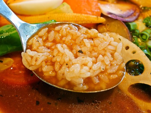 カレー食堂 心 札幌本店「17種の野菜のスープカレー」 画像6