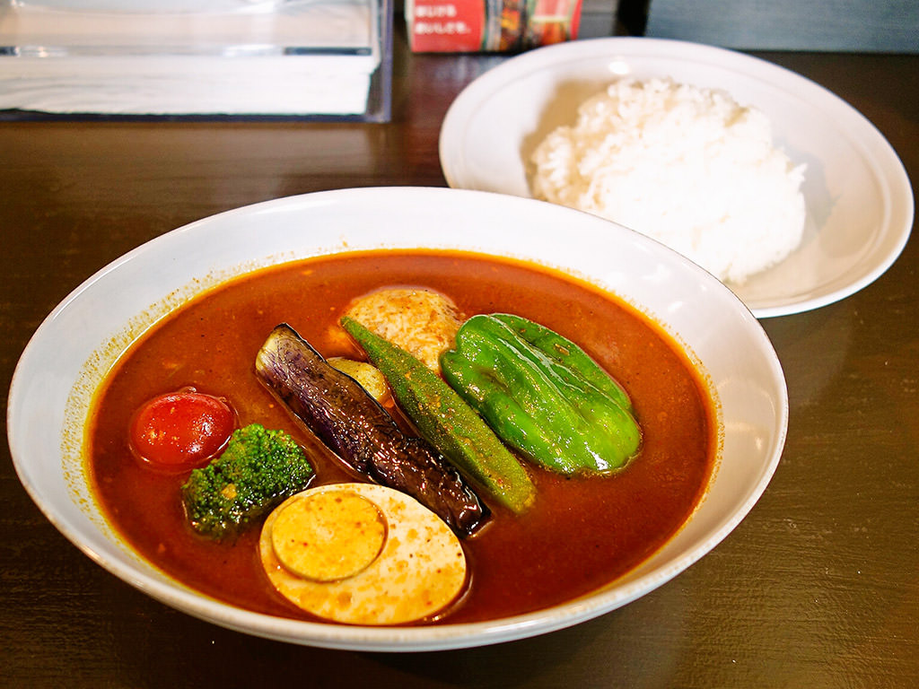 曉 AKATSUKI CURRY (暁カリー)「チキンレッグ＋3野菜」