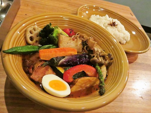 カレー&ごはんカフェ 【ouchi】 (おうち)「豚角煮と16種の野菜スープカレー」 画像5