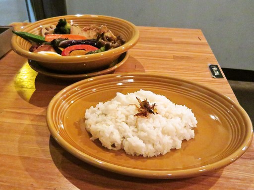 カレー&ごはんカフェ 【ouchi】 (おうち)「豚角煮と16種の野菜スープカレー」 画像6
