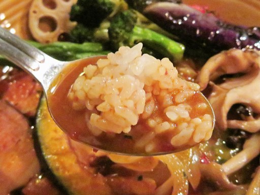 カレー&ごはんカフェ 【ouchi】 (おうち)「豚角煮と16種の野菜スープカレー」 画像8