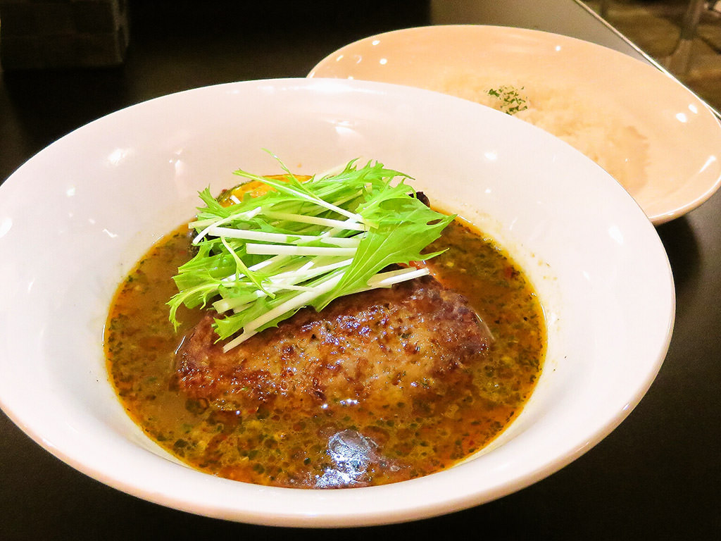 駅前咖哩 Vege 南平岸店「ハンバーグとお野菜のカレー」