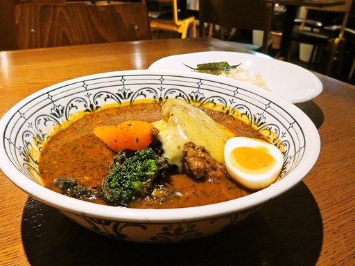 札幌らっきょ (本店)「手作りハンバーグとゴーダチーズスープカレー」 画像1