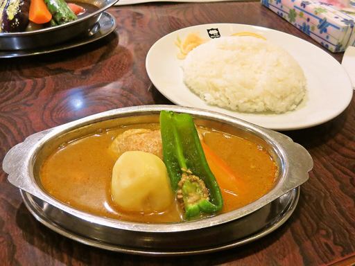DELHI カレー料理専門店 デリー「チキンスープ・鶏肉 ＆ カシミールカレー・野菜」 画像6