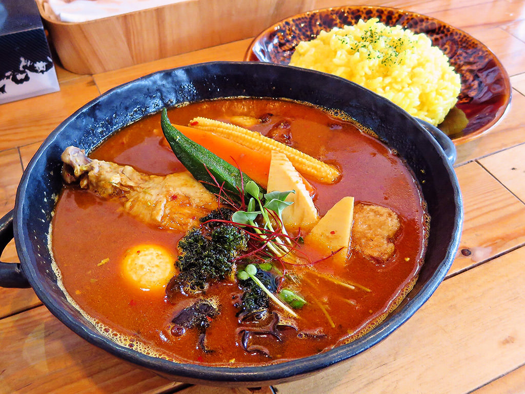 トムトムキキル (tom tom kikir)「チキン野菜」