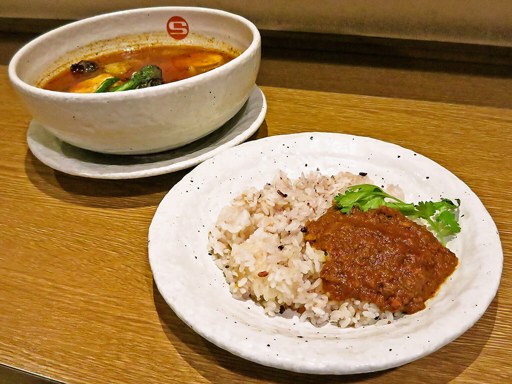 カレーショップ エス (CURRY SHOP S)「タンドリーチキンと野菜のカレー」 画像9