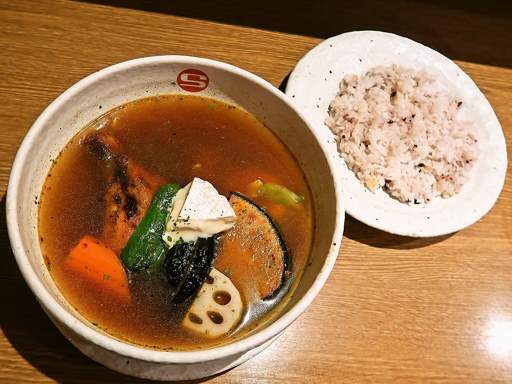 カレーショップ エス (CURRY SHOP S)「タンドリーチキンと野菜のカレー」 画像4