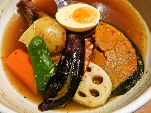 カレーショップ エス (CURRY SHOP S)「タンドリーチキンと野菜のカレー」 画像11