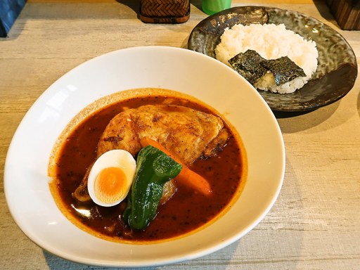 らっきょ大サーカス「手ごねハンバーグと焼きチーズのスープカレー ＆ 知床どりのチキンスープカレー」 画像6