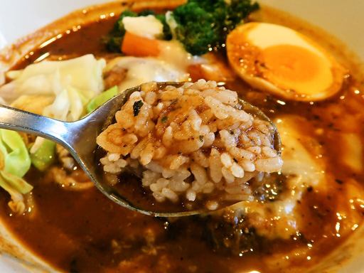 らっきょ大サーカス「手ごねハンバーグと焼きチーズのスープカレー ＆ 知床どりのチキンスープカレー」 画像17