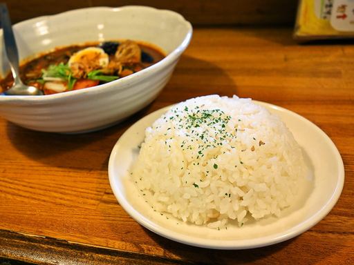 Curry Store 万屋マイキー (北1東7に移転済)「ほぐしチキンとホウレン草のスープカレー」 画像3