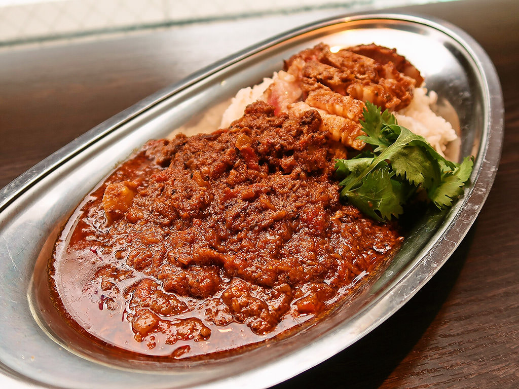 炭焼き鶏とワイン Ajito「札幌 無加水 100%ラムカレー」