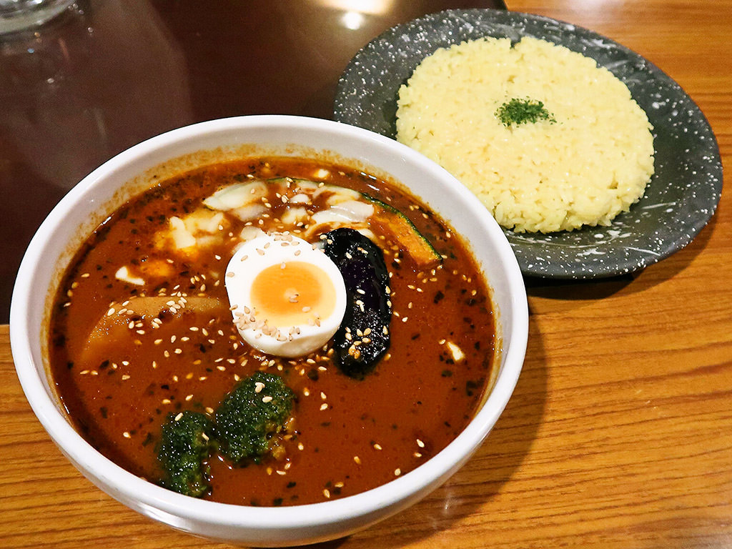 スープカリー Asian Cafe しゃらら「ハンバーグチーズ」