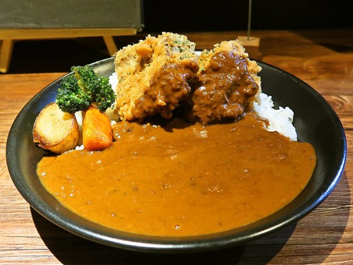 エイトカリー E-itou Curry「柔らか角煮カツのカレー」 画像4