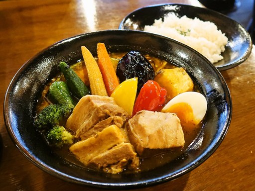 北カフェ sweets & soup curry (中央区・西線9条そばに移転OPEN)「豚角煮と野菜たっぷり」 画像6