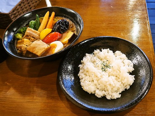 北カフェ sweets & soup curry (中央区・西線9条そばに移転OPEN)「豚角煮と野菜たっぷり」 画像7