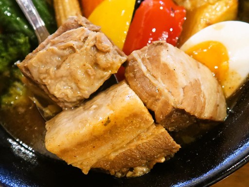 北カフェ sweets & soup curry (中央区・西線9条そばに移転OPEN)「豚角煮と野菜たっぷり」 画像10