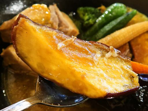 北カフェ sweets & soup curry (中央区・西線9条そばに移転OPEN)「豚角煮と野菜たっぷり」 画像12
