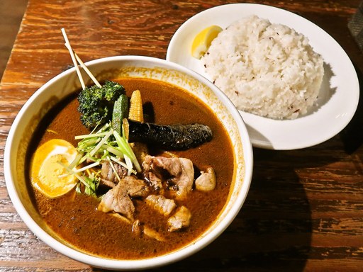 soup curry & dining Suage＋(すあげプラス) 本店「生ラム炭焼きカレー」 画像3