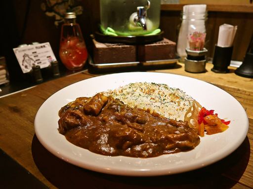 円山教授。「しびれ鶏カレー」 画像6