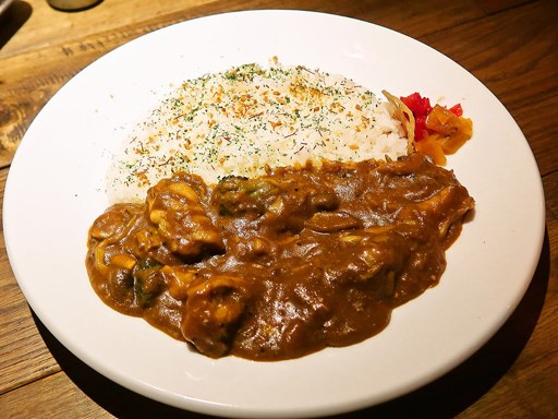 円山教授。「しびれ鶏カレー」 画像5