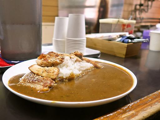 牛すじカレー 小さなカレー家「みそ焼カレーライス／三種ミックス」 画像3