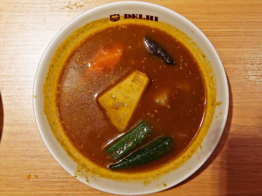 デリー DELHI 銀座店「お好み三種カレー：コルマカレー＆カシミールカレー＆ベジタブルカレー」 画像7