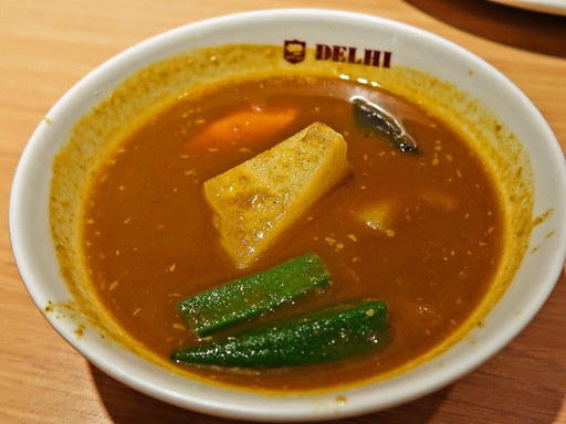 デリー DELHI 銀座店「お好み三種カレー：コルマカレー＆カシミールカレー＆ベジタブルカレー」 画像13