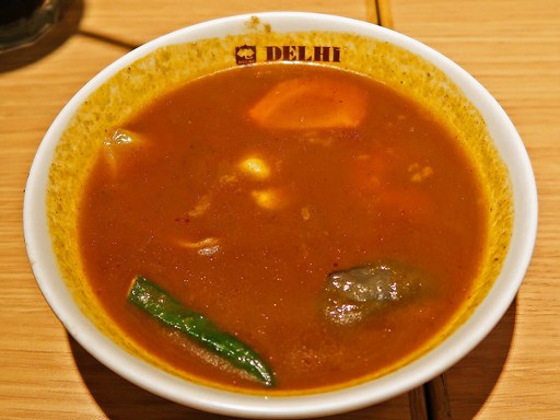 デリー DELHI 銀座店「お好み三種カレー：コルマカレー＆カシミールカレー＆ベジタブルカレー」 画像17