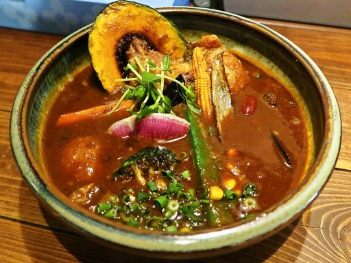 SOUP CURRY ポニピリカ「皮がパリッとしたチキンと野菜のカレー」 画像6