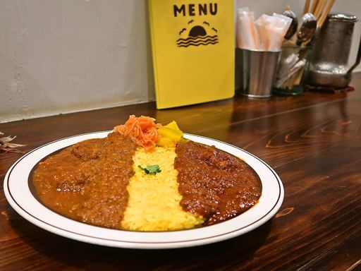 ウミネコカレー「二種盛り チキンカレー＋ポークカレー」 画像6