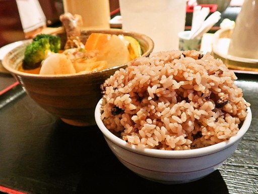 スープカリー 奥芝商店 真駒内 眞栄荘「やわらかチキンと季節の野菜カレー」 画像12