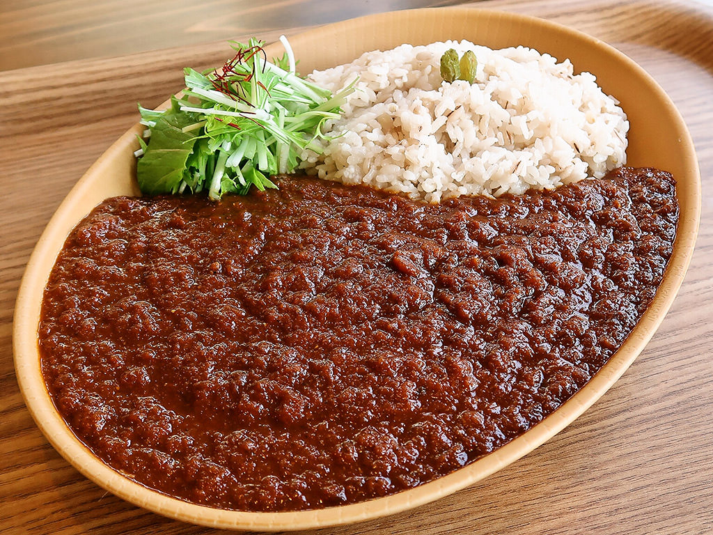 なみきスパイス (CURRY なみきSPICE)「中ライス(200g)＋ルー超大(400g)」