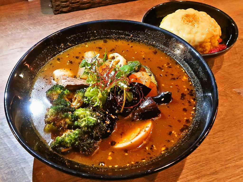 スープカレー ネイビーズ (SOUP CURRY NAVY'S)「ホロホロ角煮と大根のスープカレー」