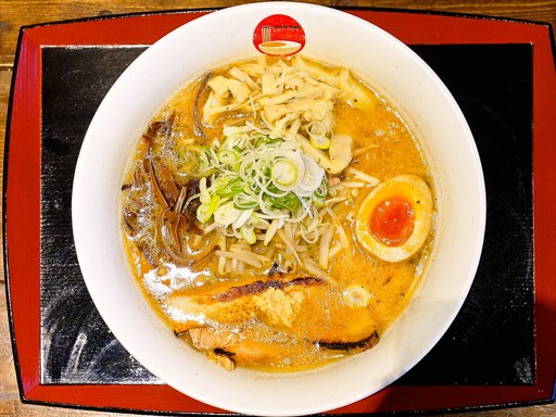 らー麺 ni-tamago「札幌らしい味噌らー麺」